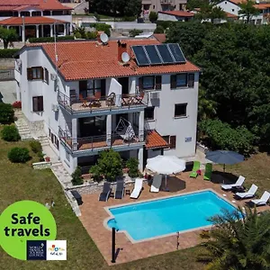 apartments-villa-verde-musalez.in-istria.net/
